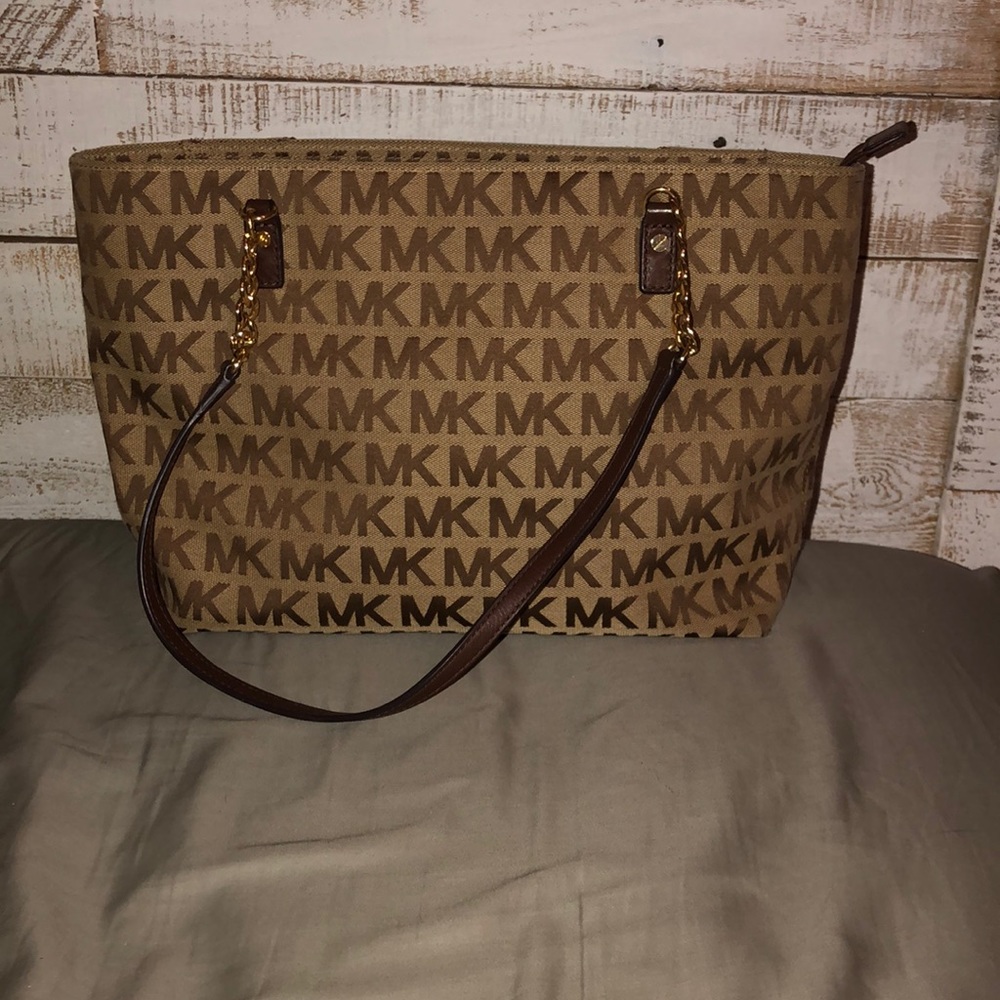 Micheal Kors Purse